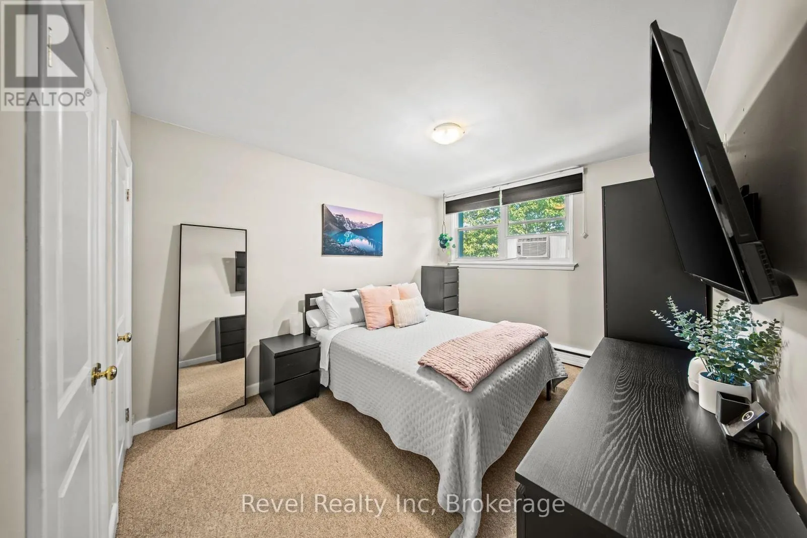 11 - 118 ISABELLA STREET, #11