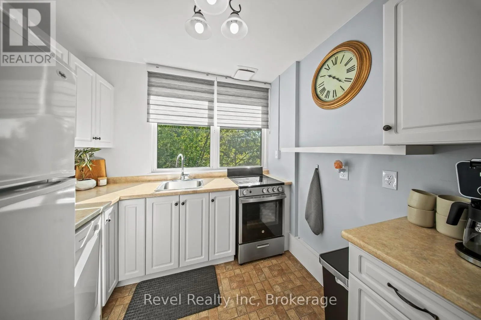 11 - 118 ISABELLA STREET, #11