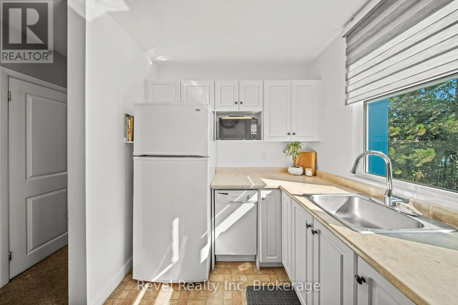 11 - 118 ISABELLA STREET, #11