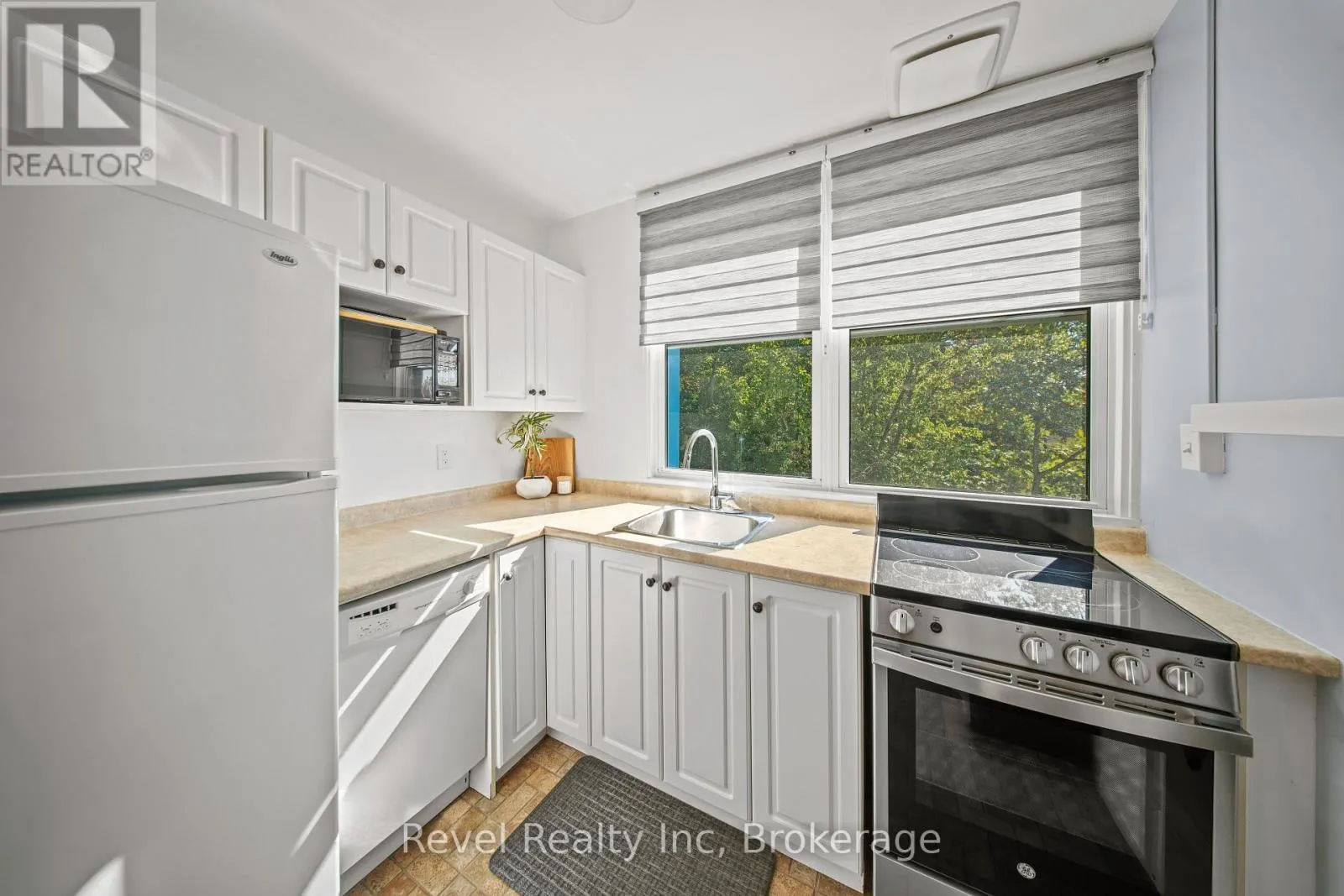 11 - 118 ISABELLA STREET, #11