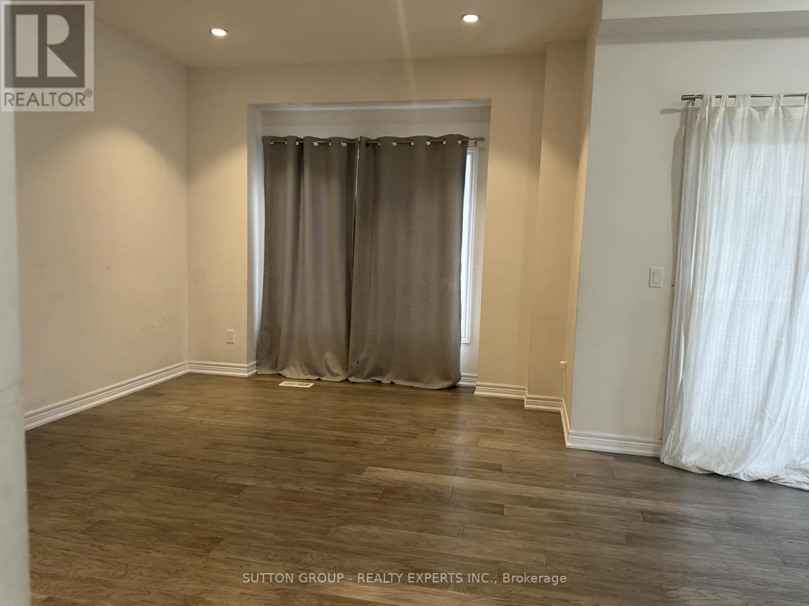 140 - 77 DIANA AV AVENUE