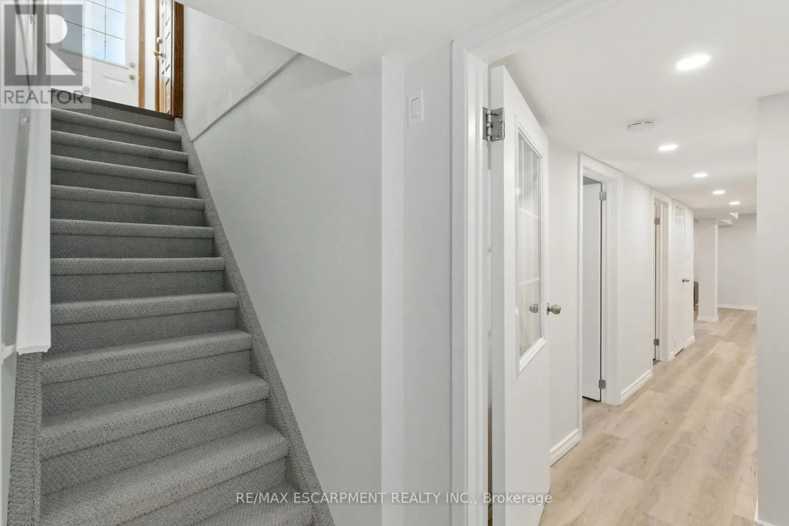 10 SHEFFIELD AVENUE