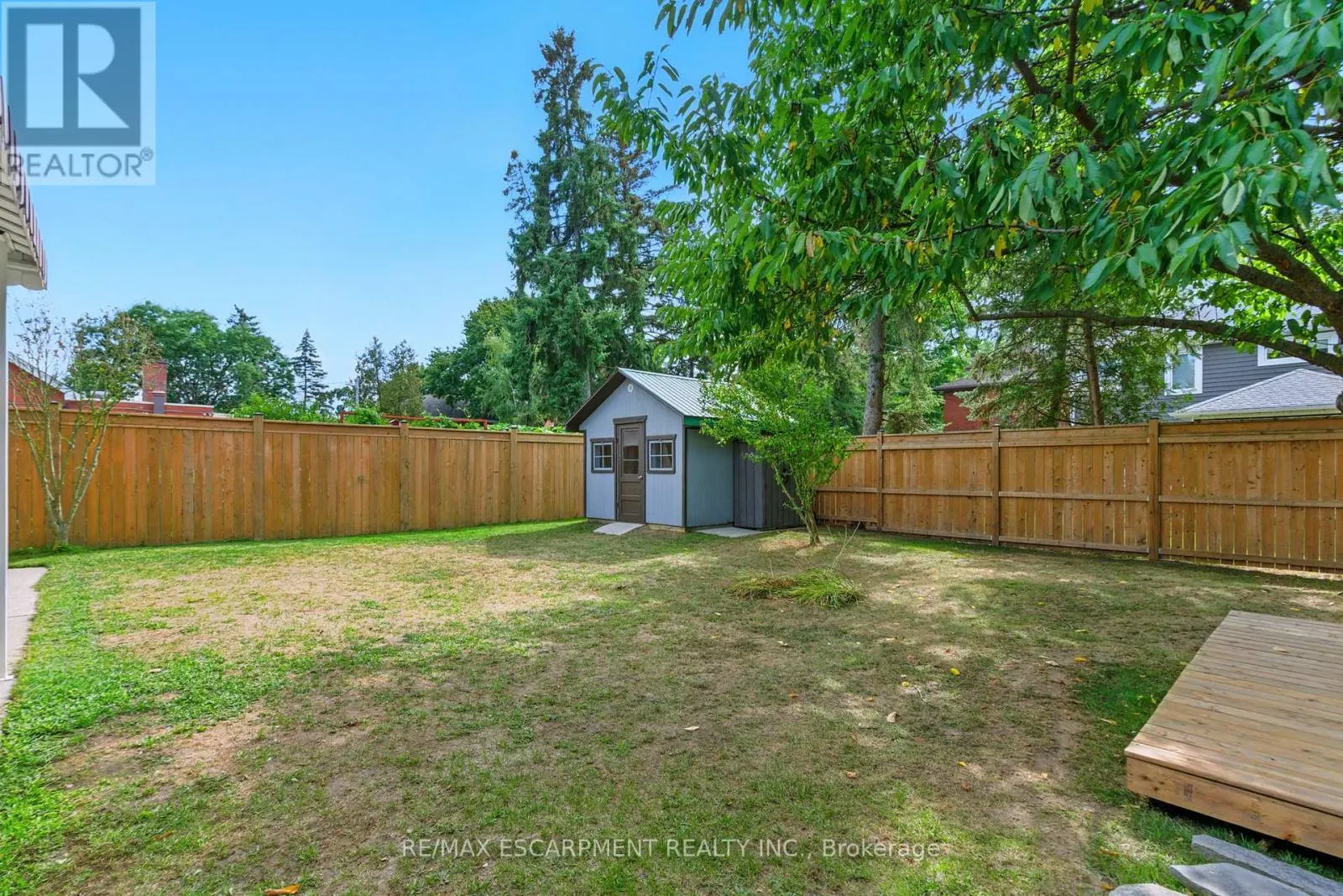 10 SHEFFIELD AVENUE