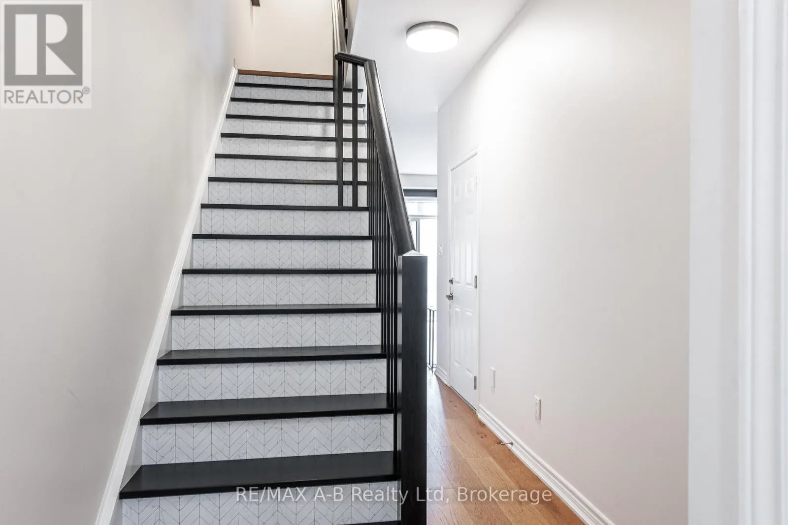 51 - 342 MILL STREET, #51