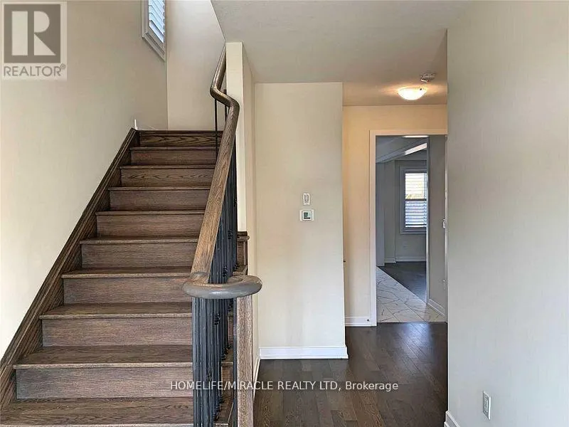 35 SANTOS DRIVE