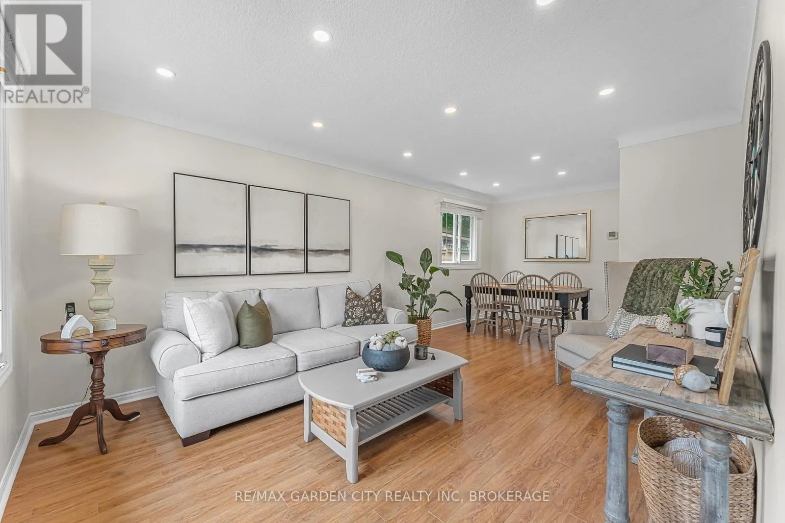 92 GLEN PARK DRIVE