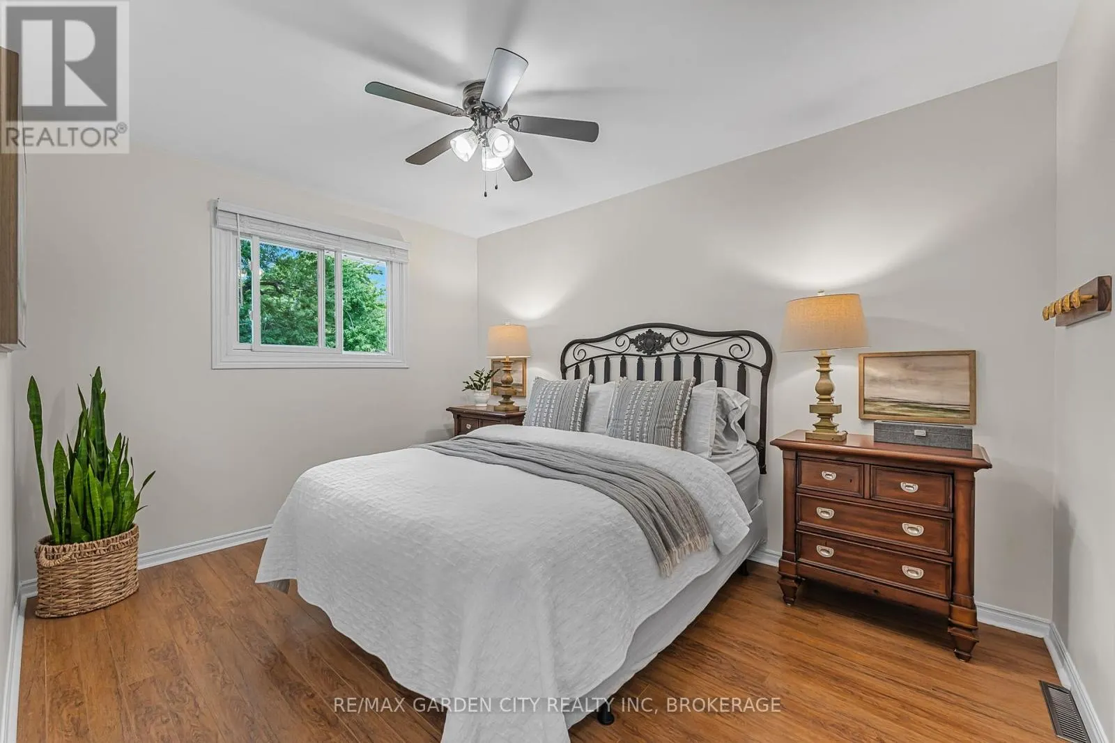 92 GLEN PARK DRIVE