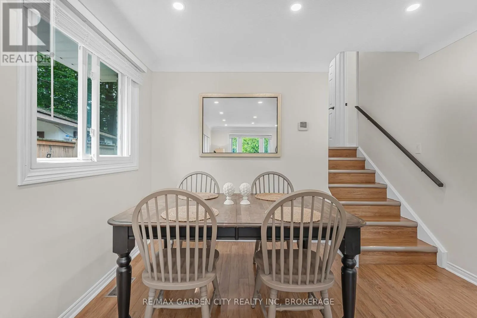 92 GLEN PARK DRIVE