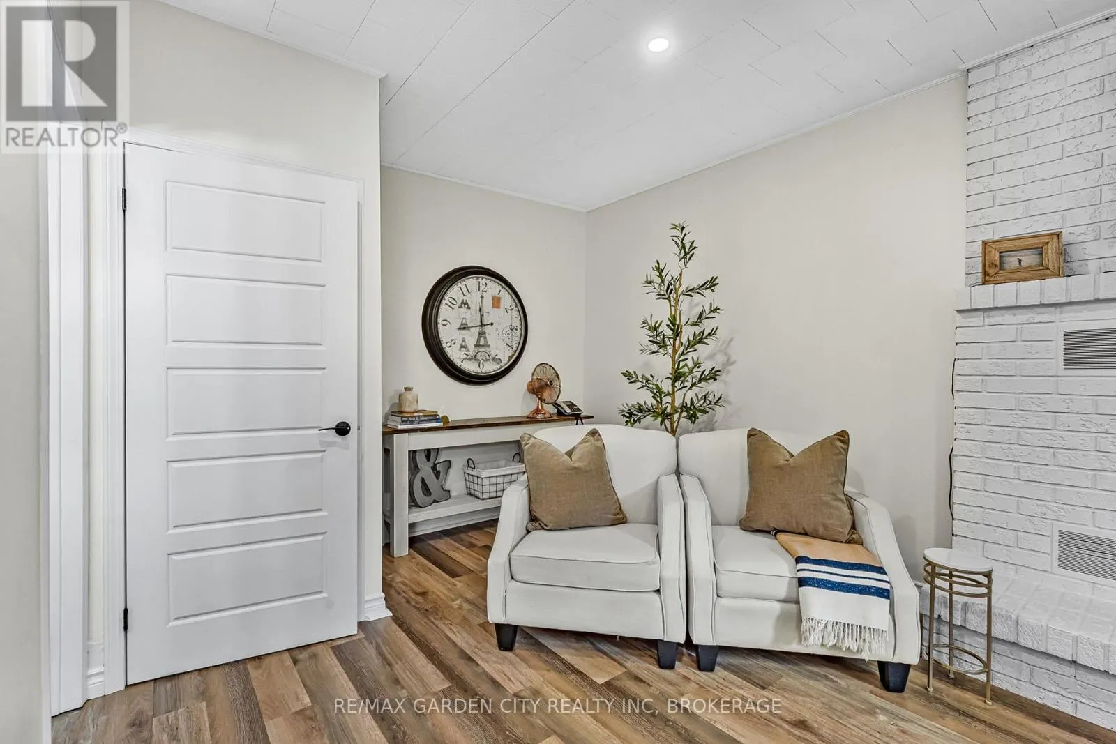 92 GLEN PARK DRIVE
