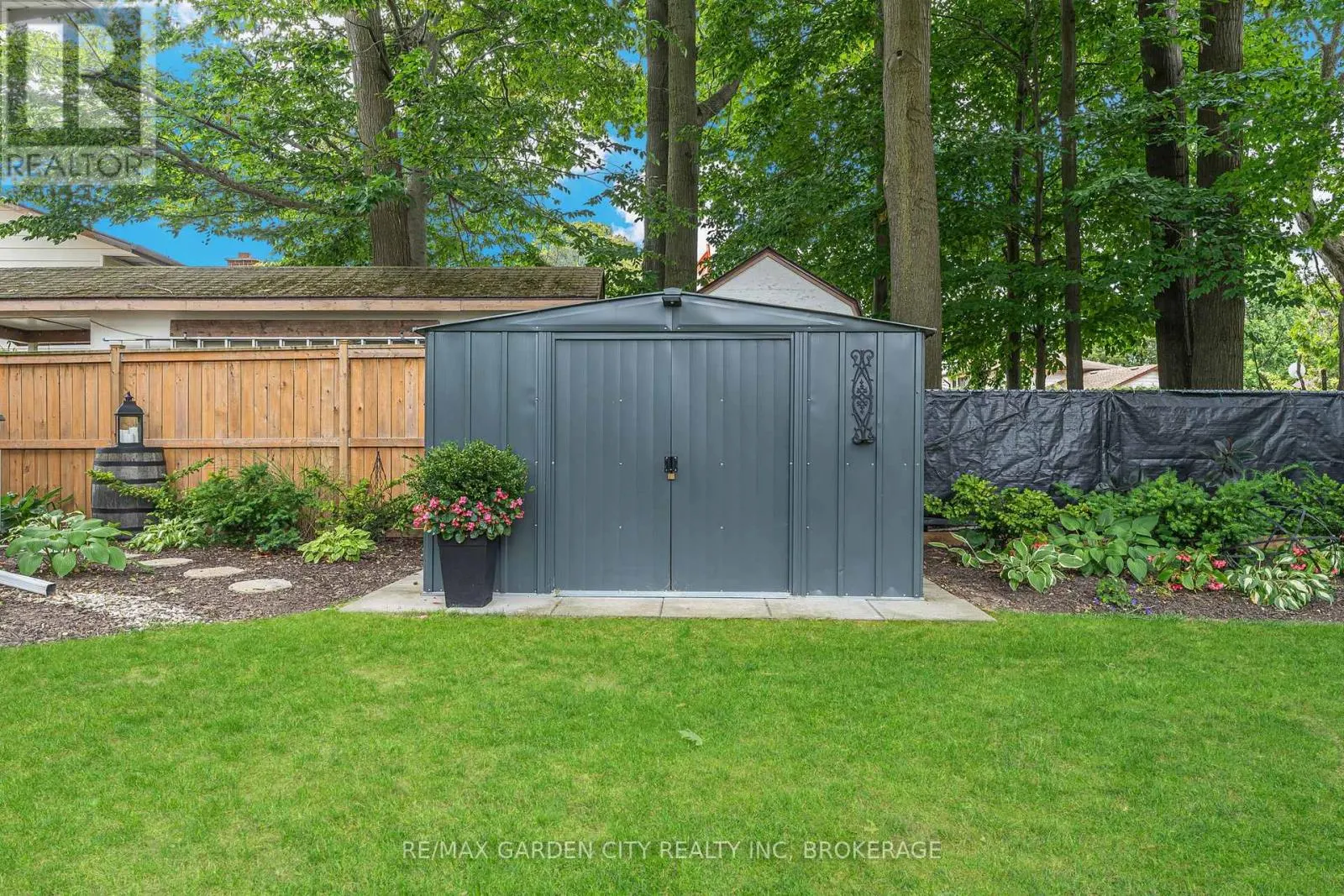 92 GLEN PARK DRIVE
