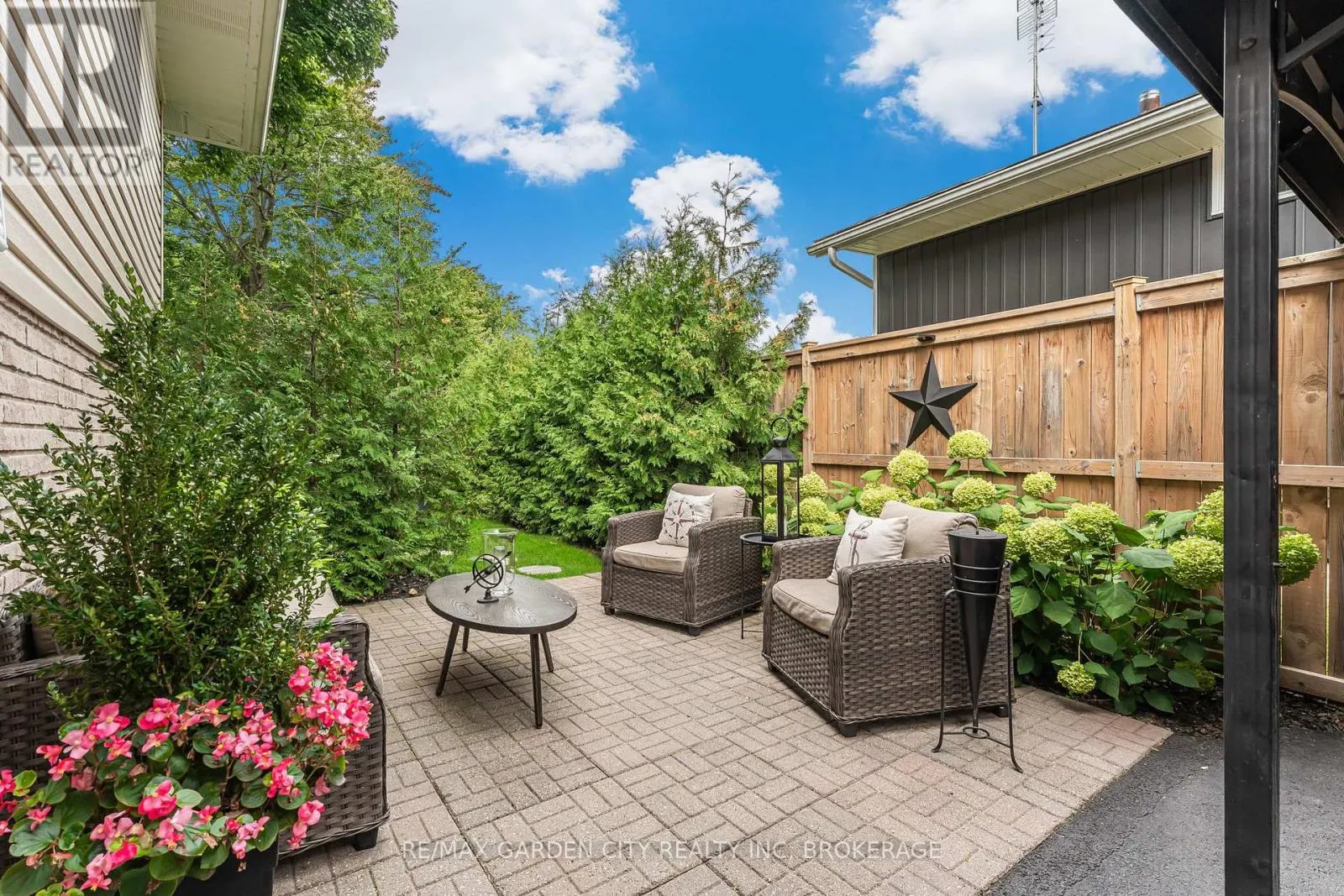 92 GLEN PARK DRIVE