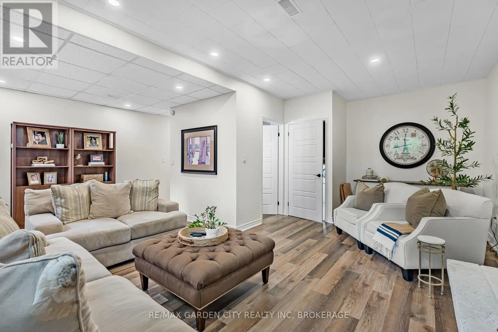 92 GLEN PARK DRIVE