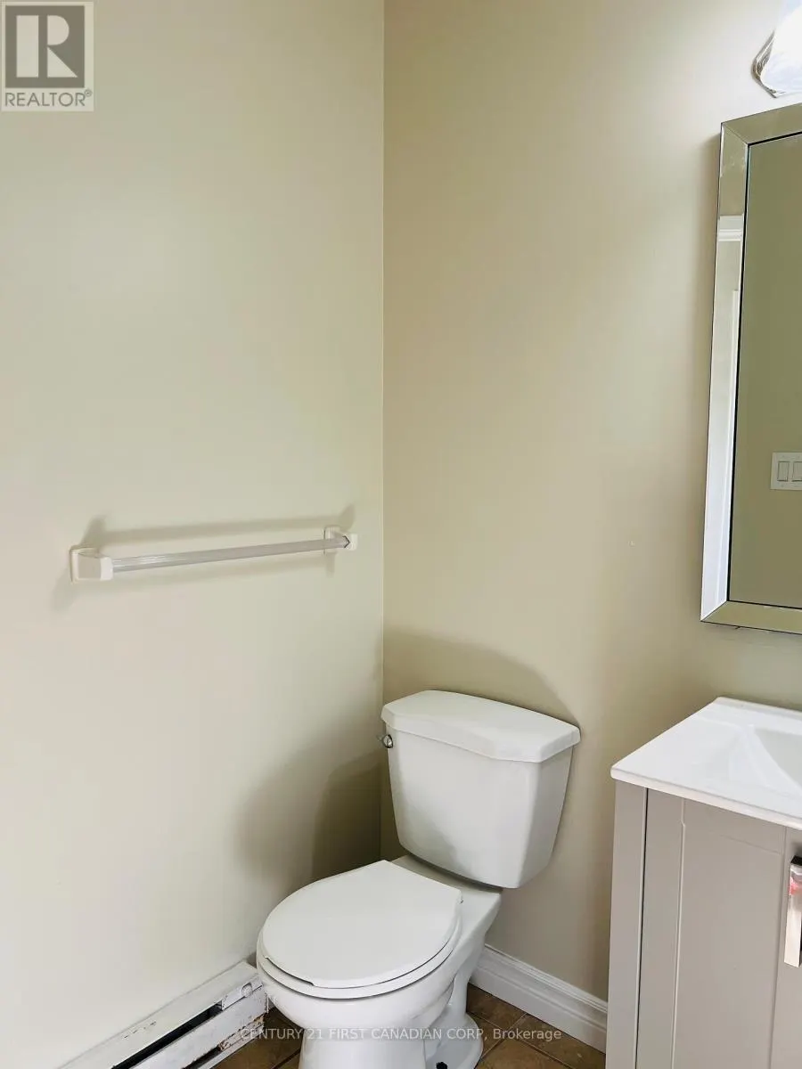 9 - 135 BELMONT DRIVE, #9