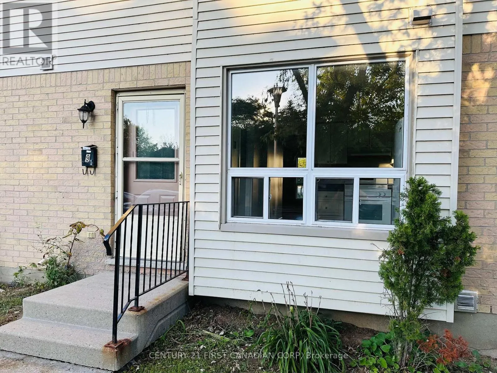 9 - 135 BELMONT DRIVE, #9