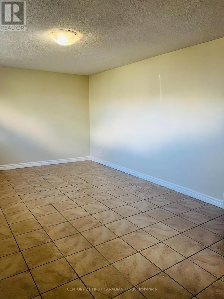 9 - 135 BELMONT DRIVE, #9