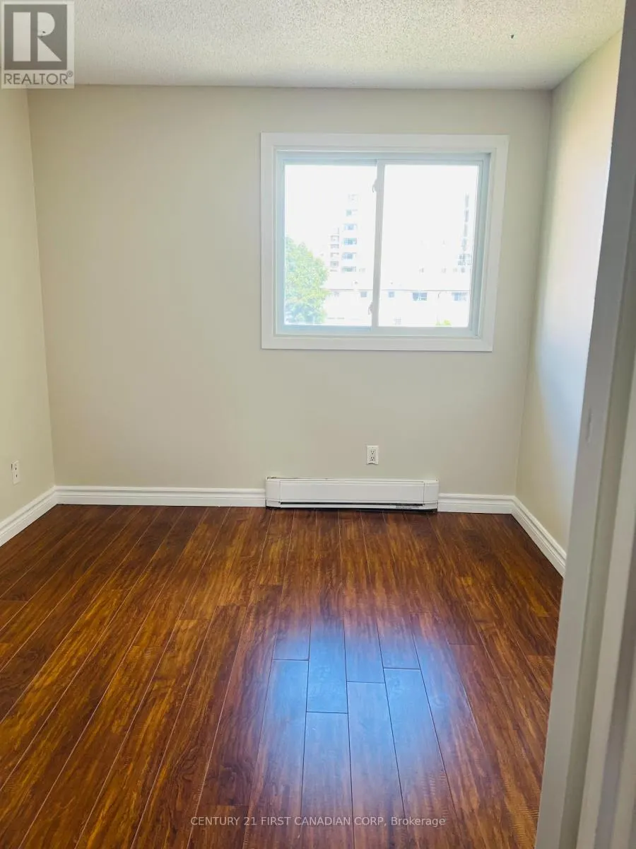 9 - 135 BELMONT DRIVE, #9