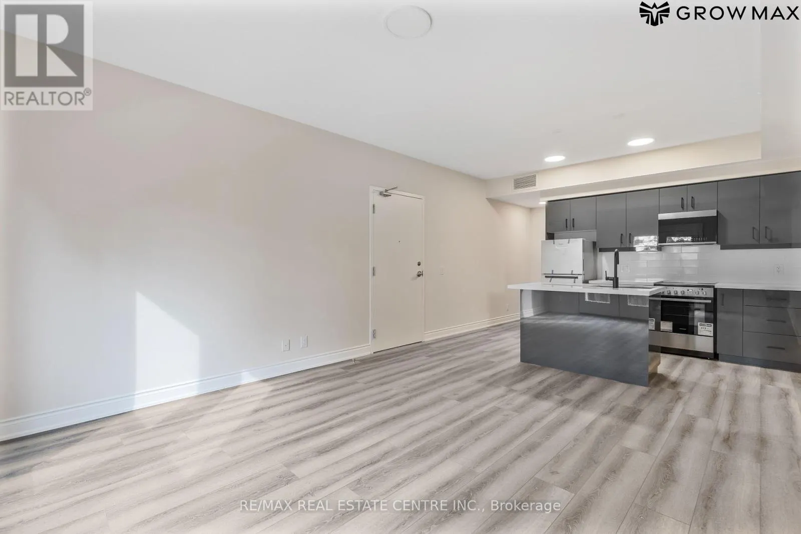 202-2B - 261 KING STREET E