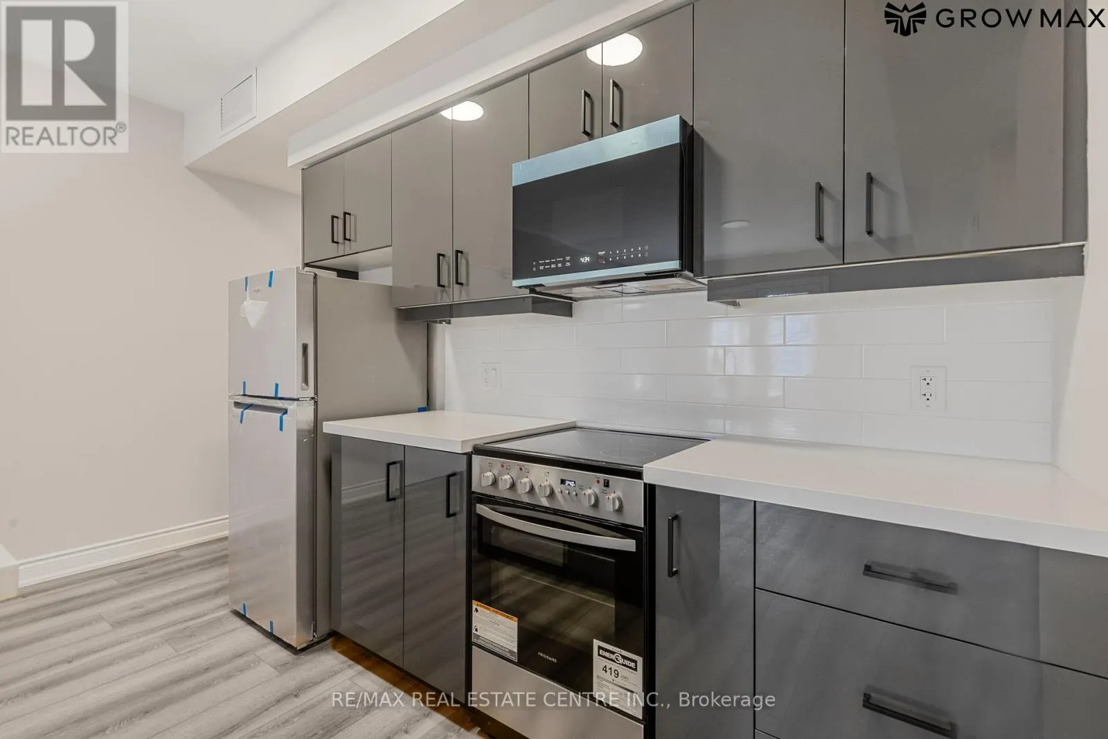 202-2B - 261 KING STREET E