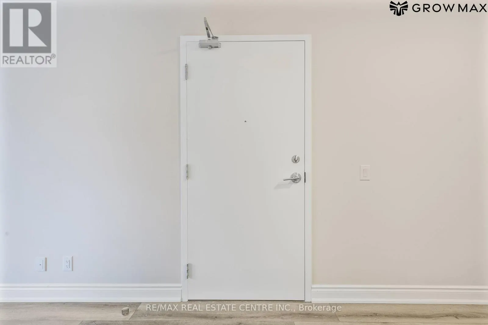 202-2B - 261 KING STREET E