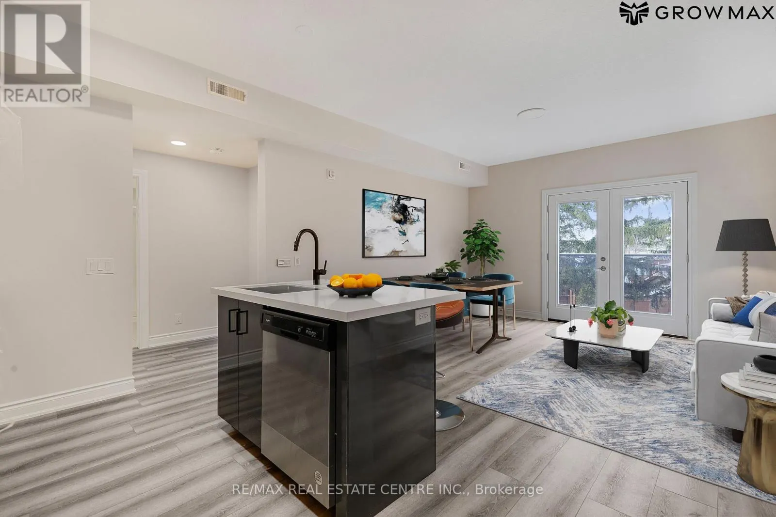 202-2B - 261 KING STREET E