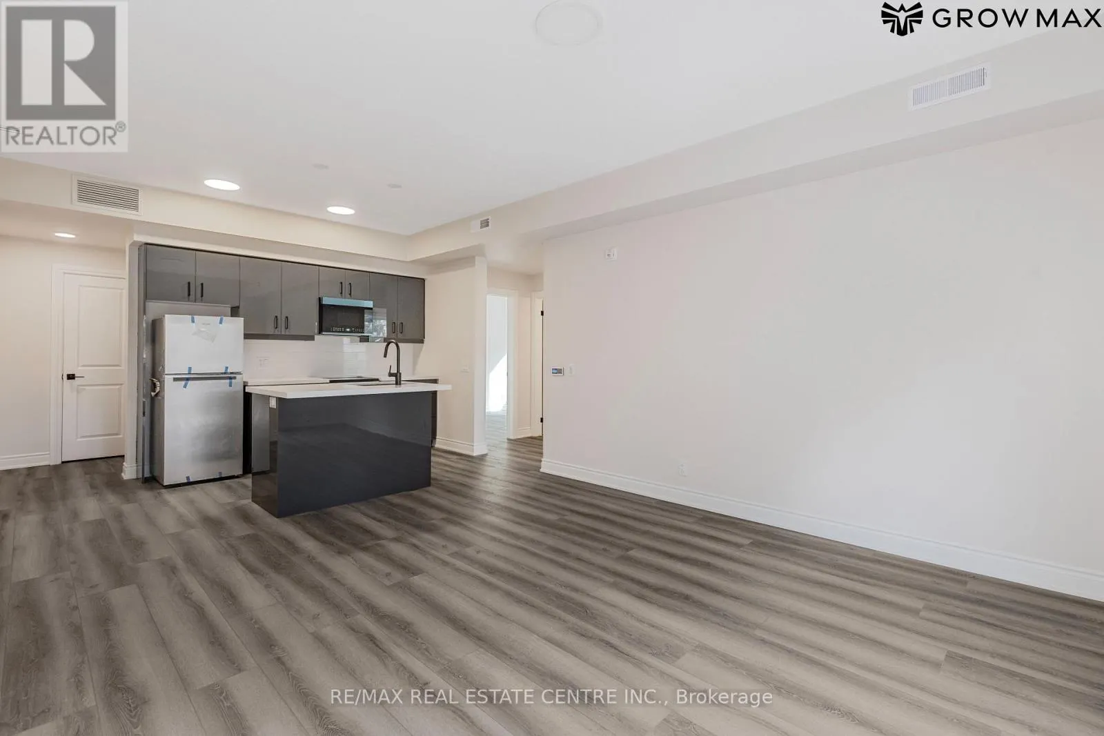 202-2B - 261 KING STREET E