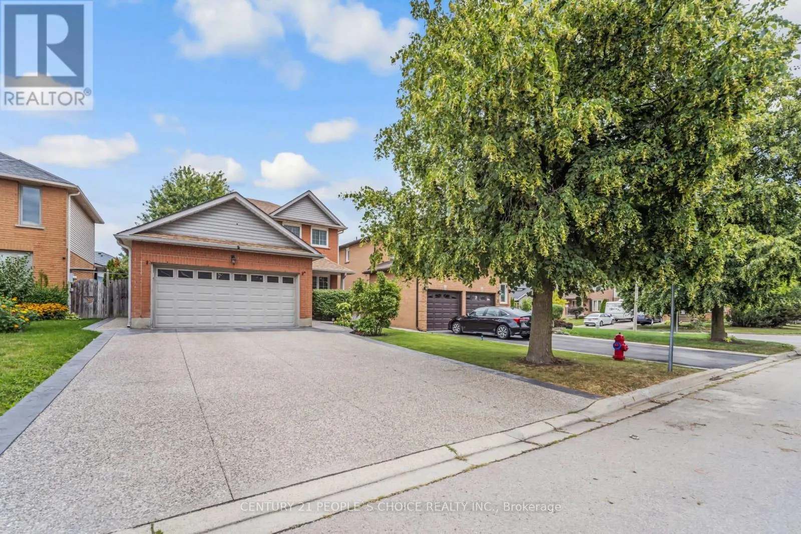 10 HILLGARDEN DRIVE