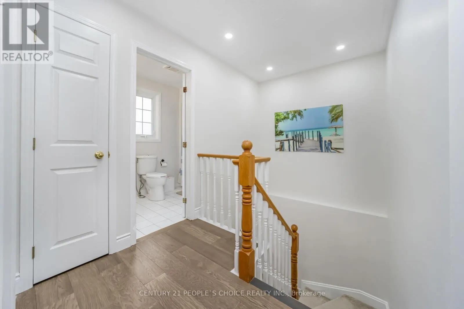 10 HILLGARDEN DRIVE