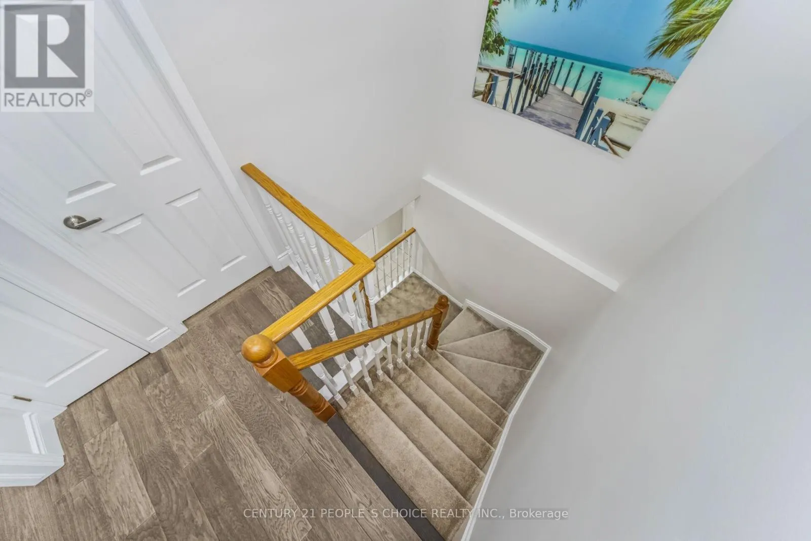 10 HILLGARDEN DRIVE