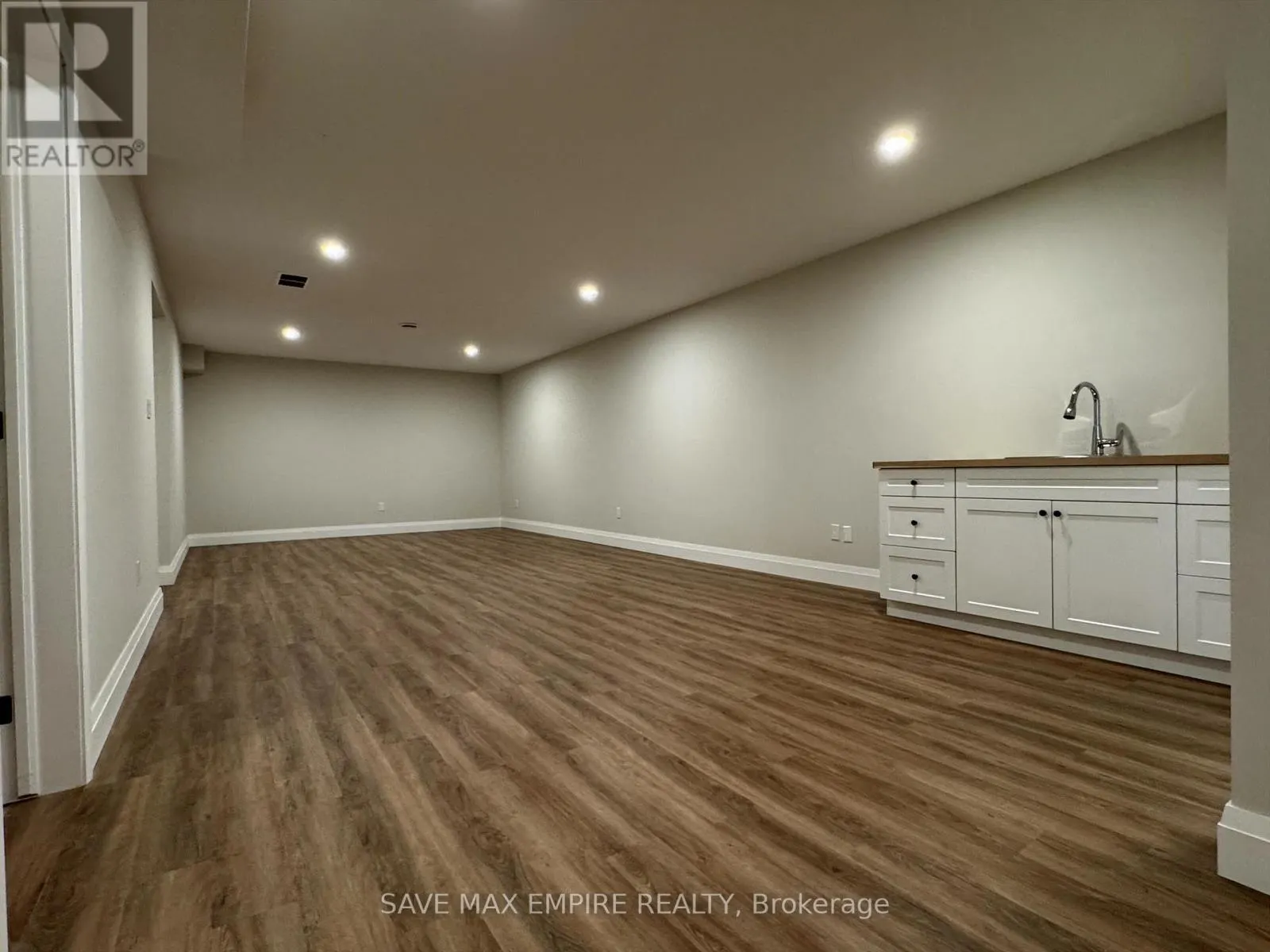 403 - 5 WOOD HAVEN DRIVE