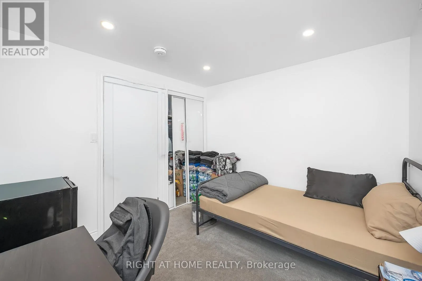 18 HUNTLEY STREET