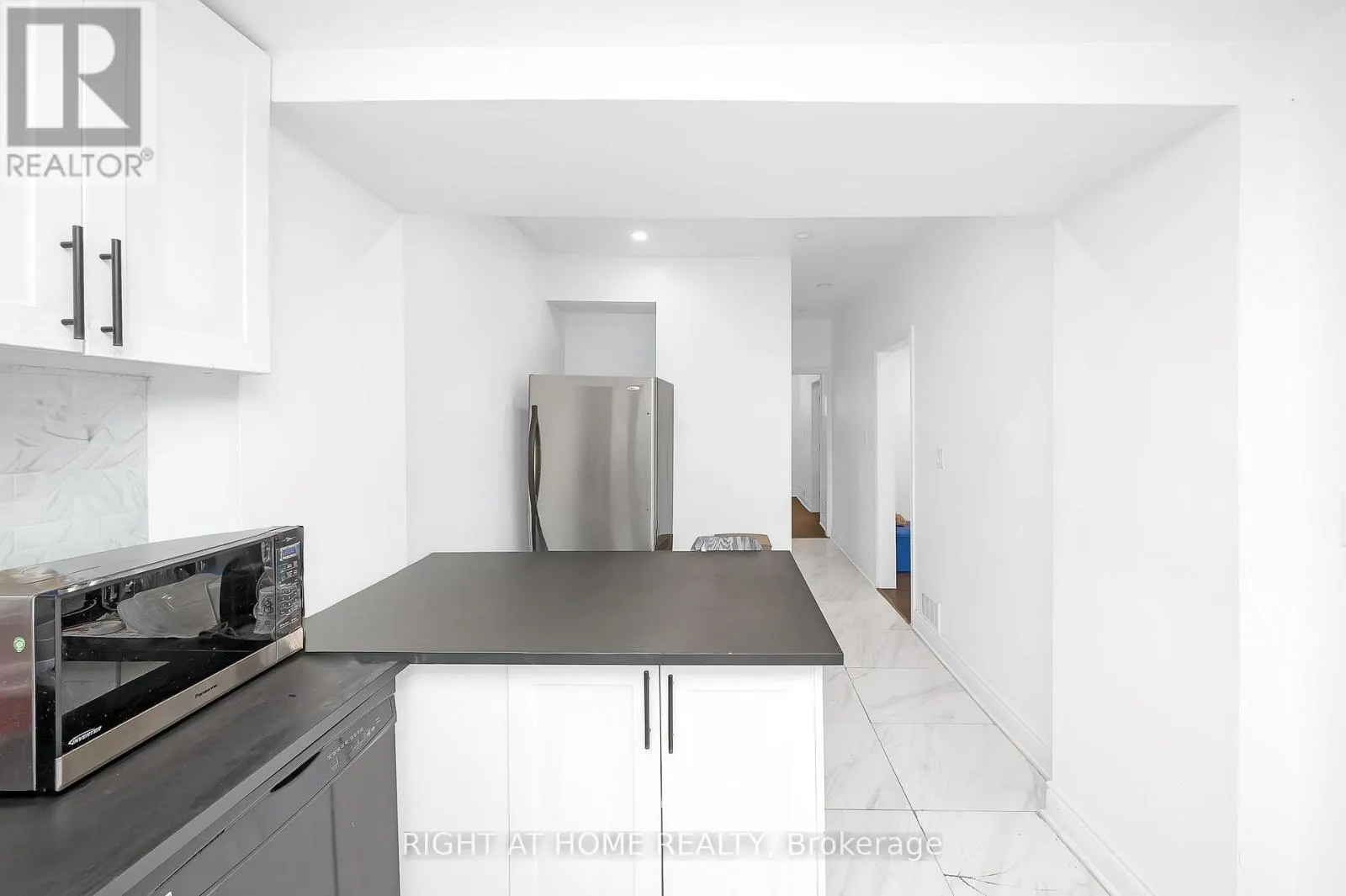 18 HUNTLEY STREET