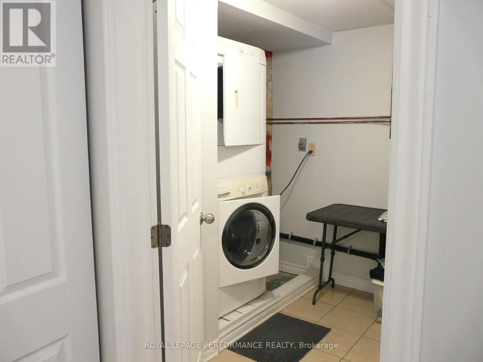 1225 CAMPEAU CRESCENT