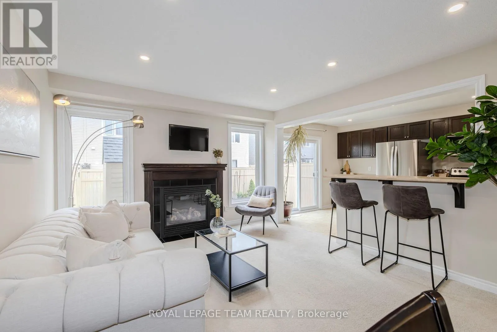 466 MEADOWHAWK CRESCENT