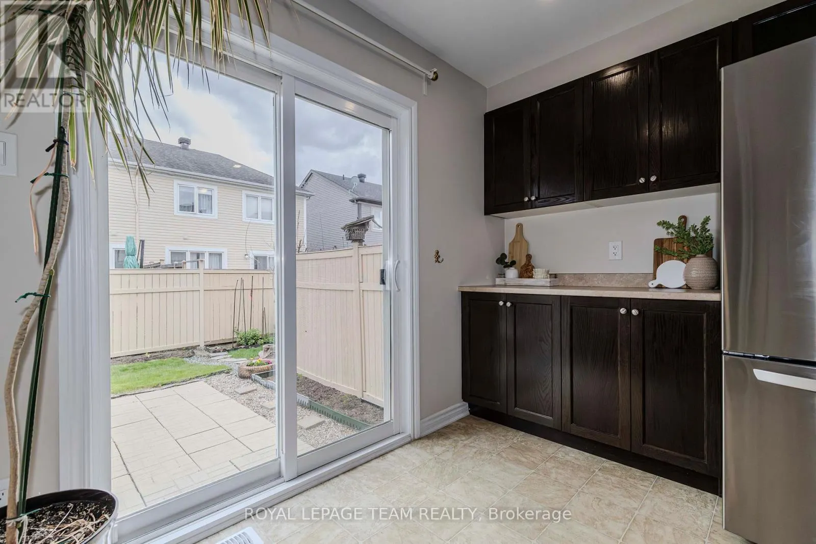 466 MEADOWHAWK CRESCENT