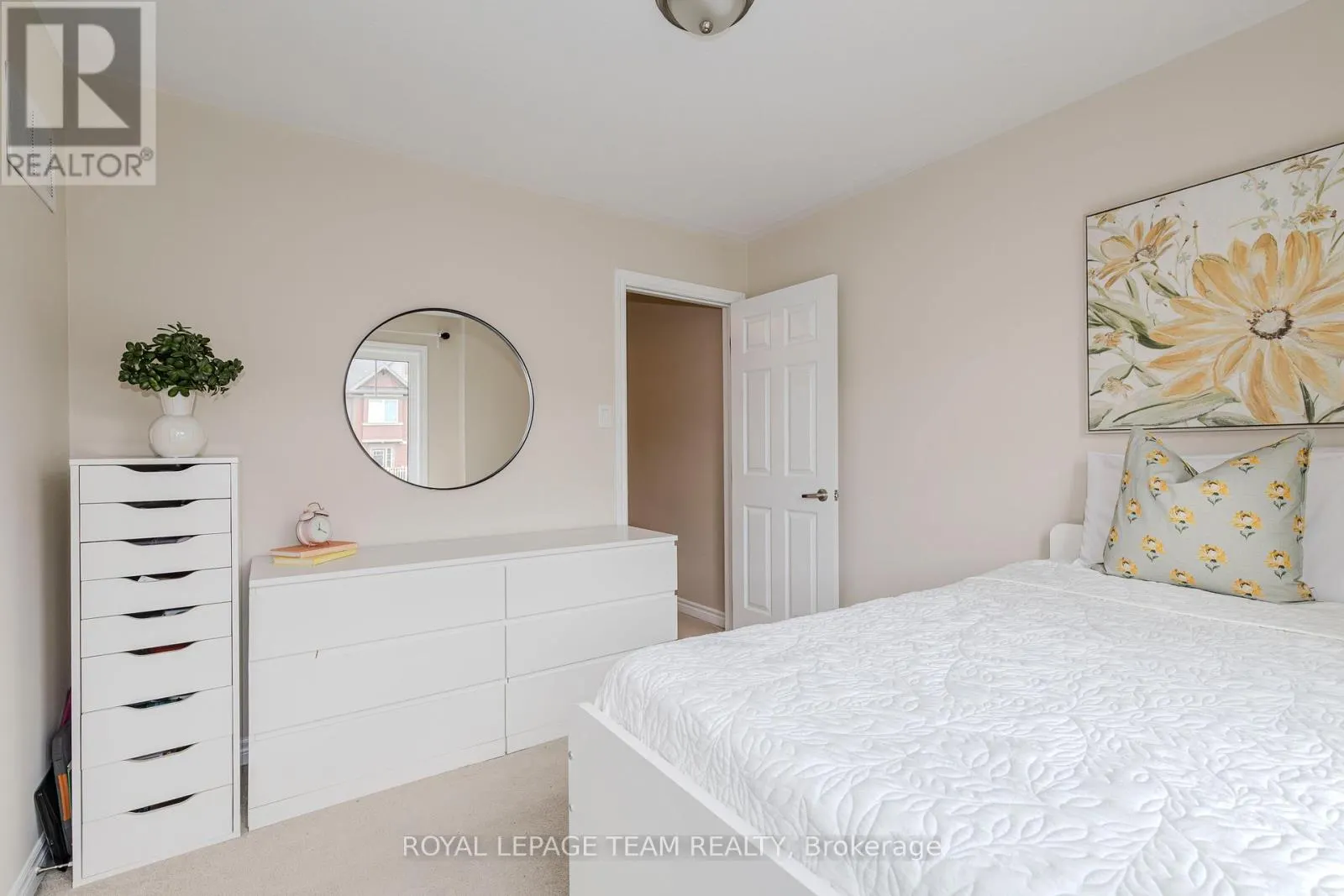 466 MEADOWHAWK CRESCENT