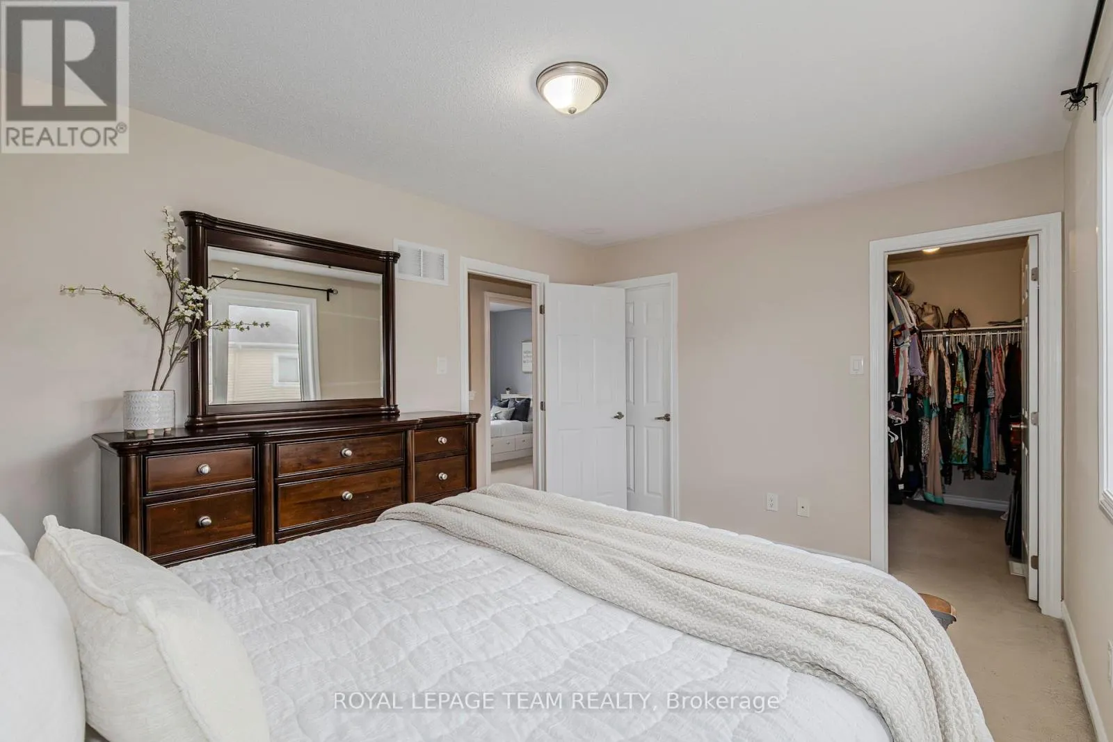 466 MEADOWHAWK CRESCENT