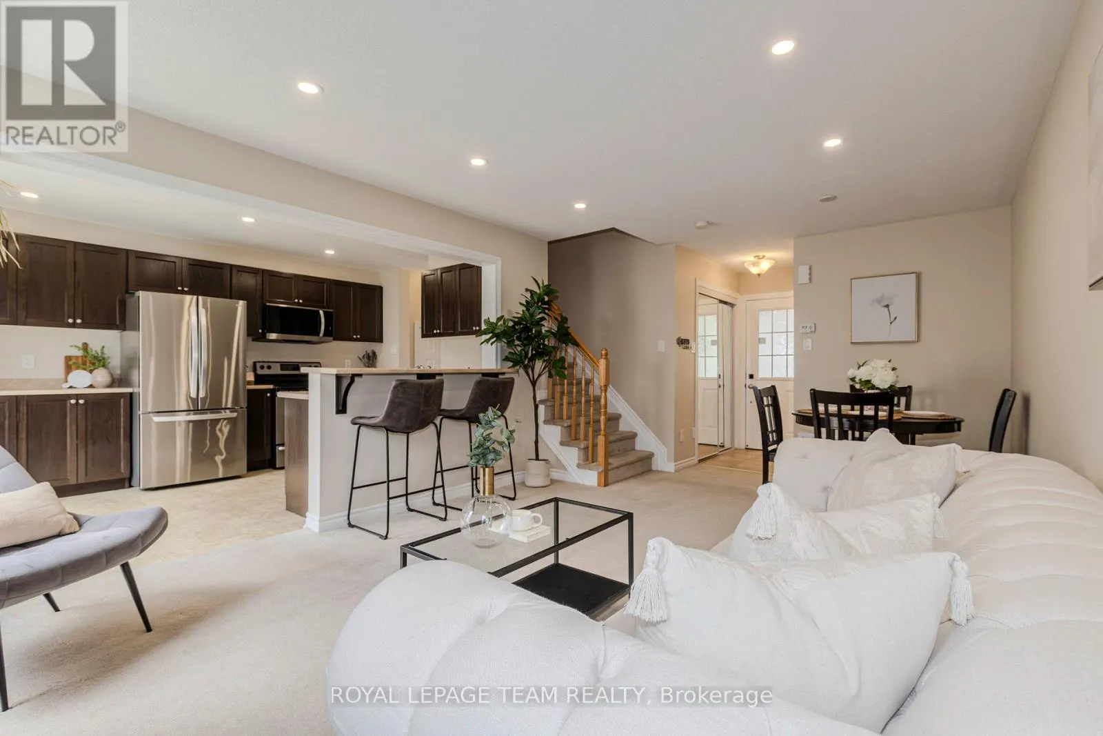466 MEADOWHAWK CRESCENT