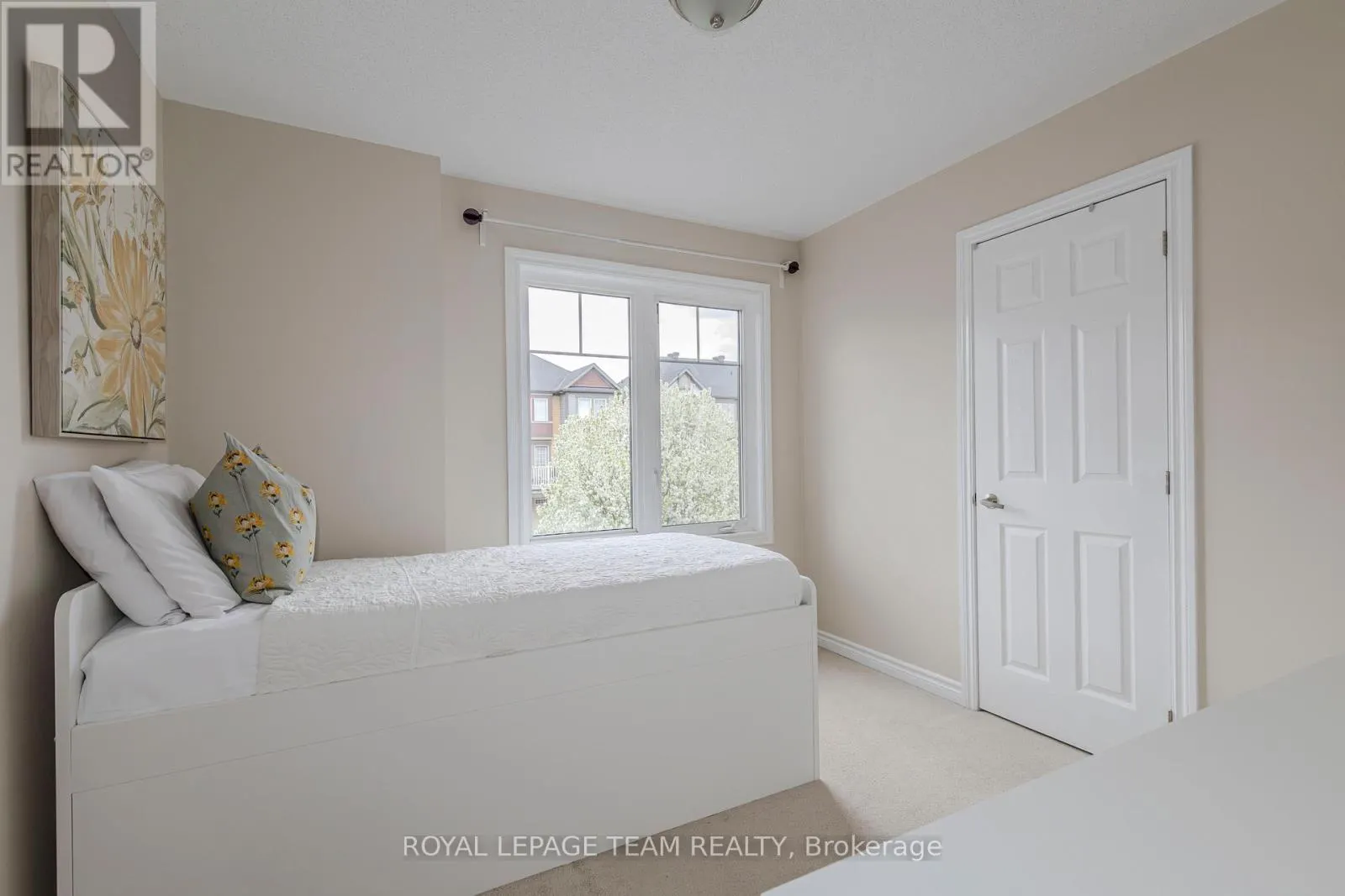 466 MEADOWHAWK CRESCENT