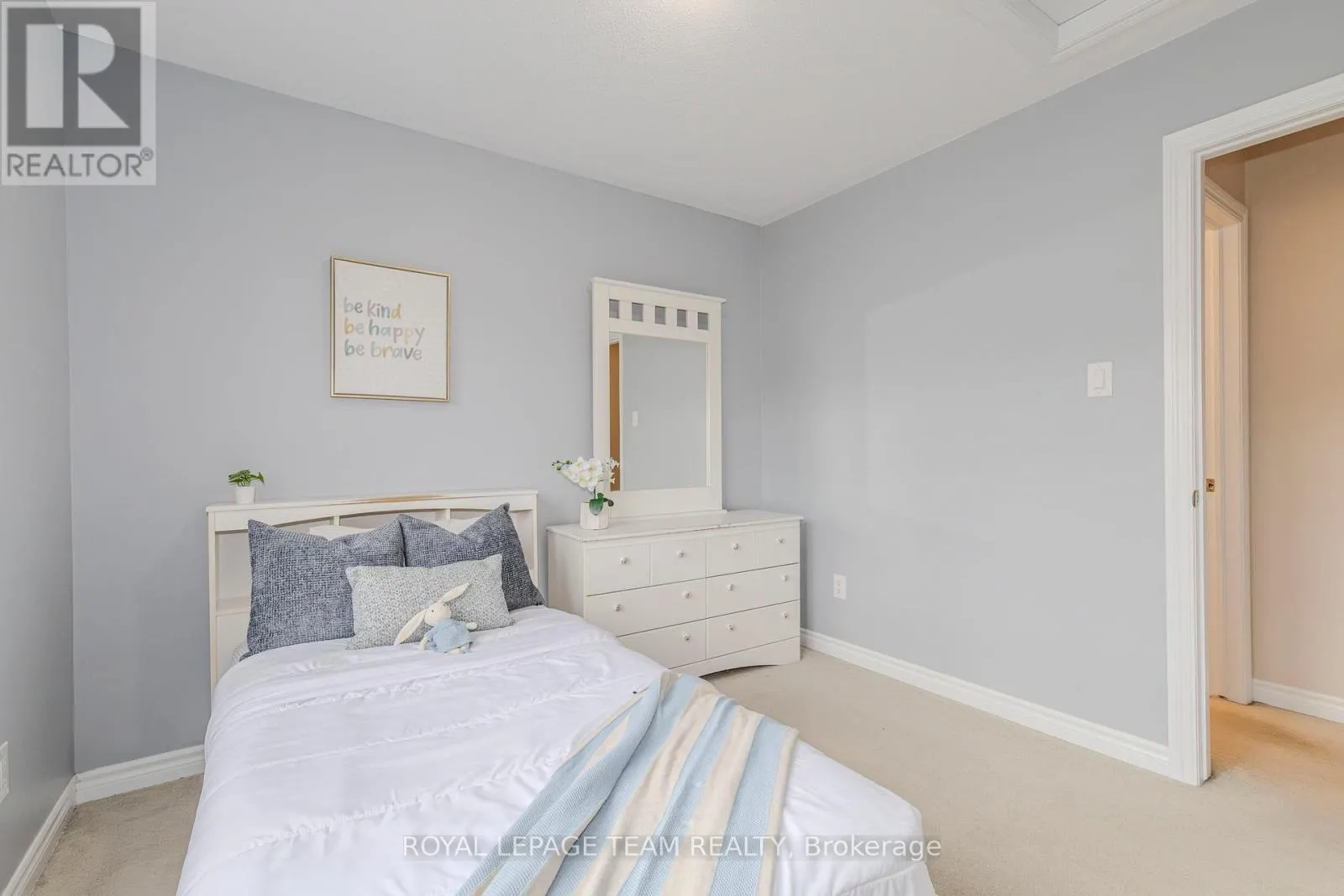 466 MEADOWHAWK CRESCENT