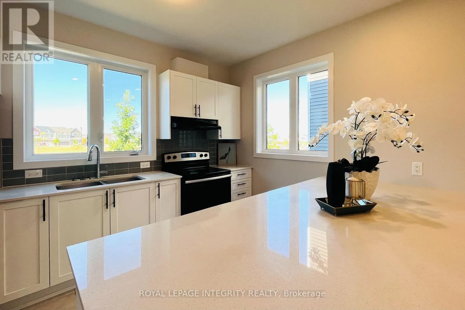 324 CANADENSIS LANE