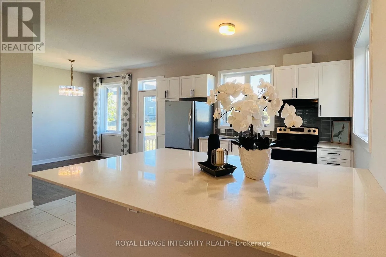 324 CANADENSIS LANE