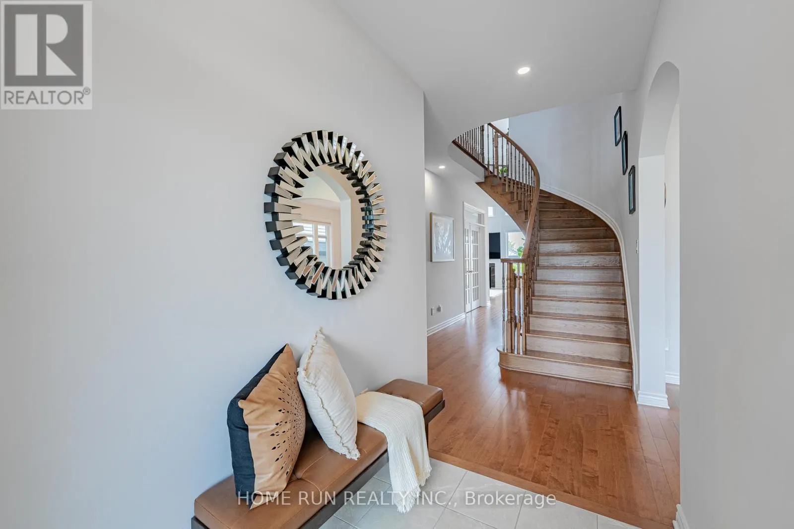 609 TRIANGLE STREET