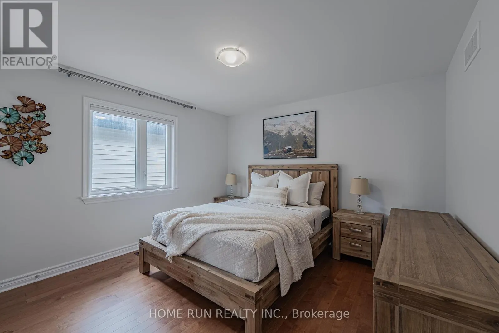 609 TRIANGLE STREET