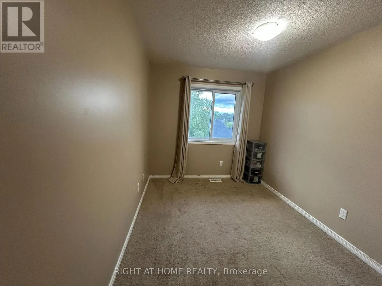 972 ZELLER CRESCENT