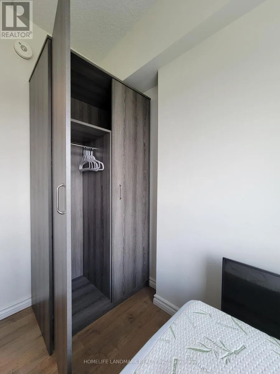 G401 - 275 LARCH STREET
