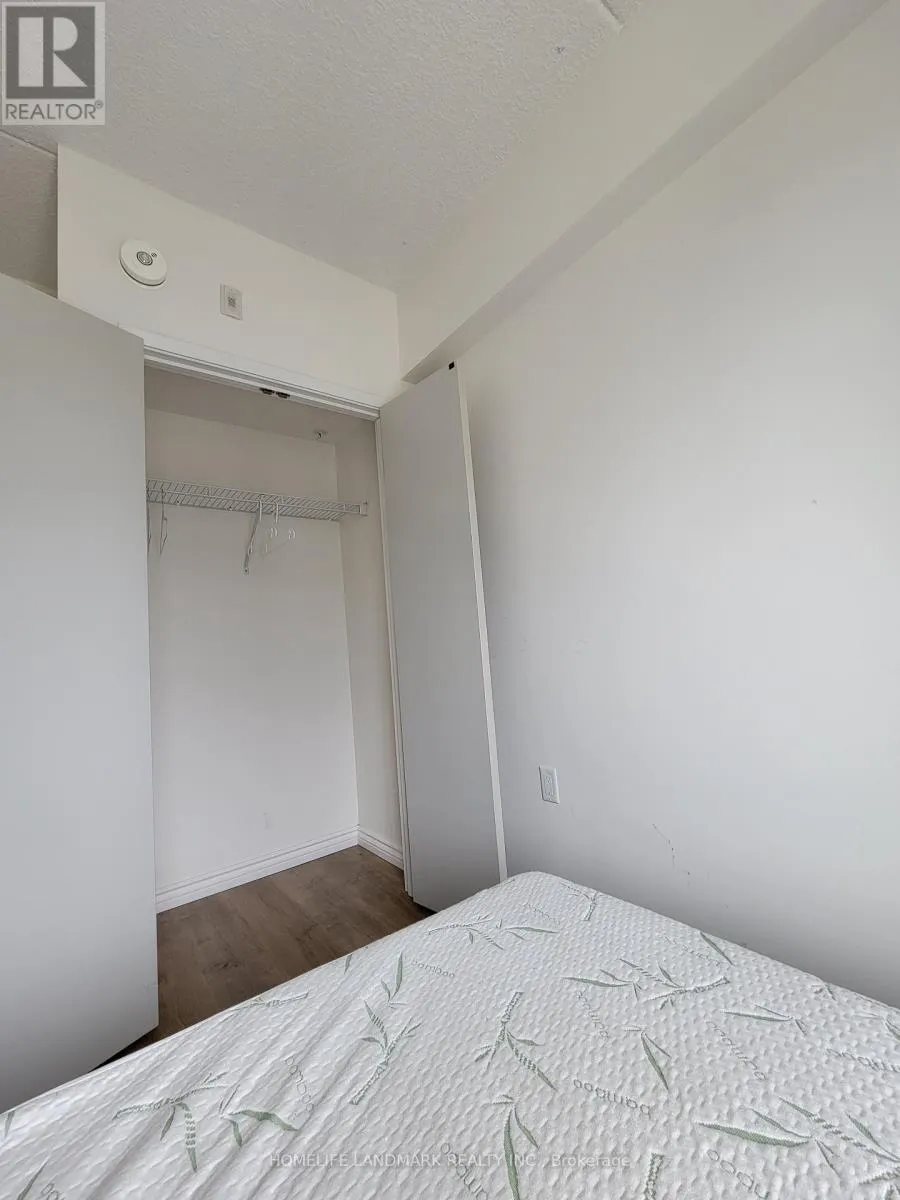 G401 - 275 LARCH STREET
