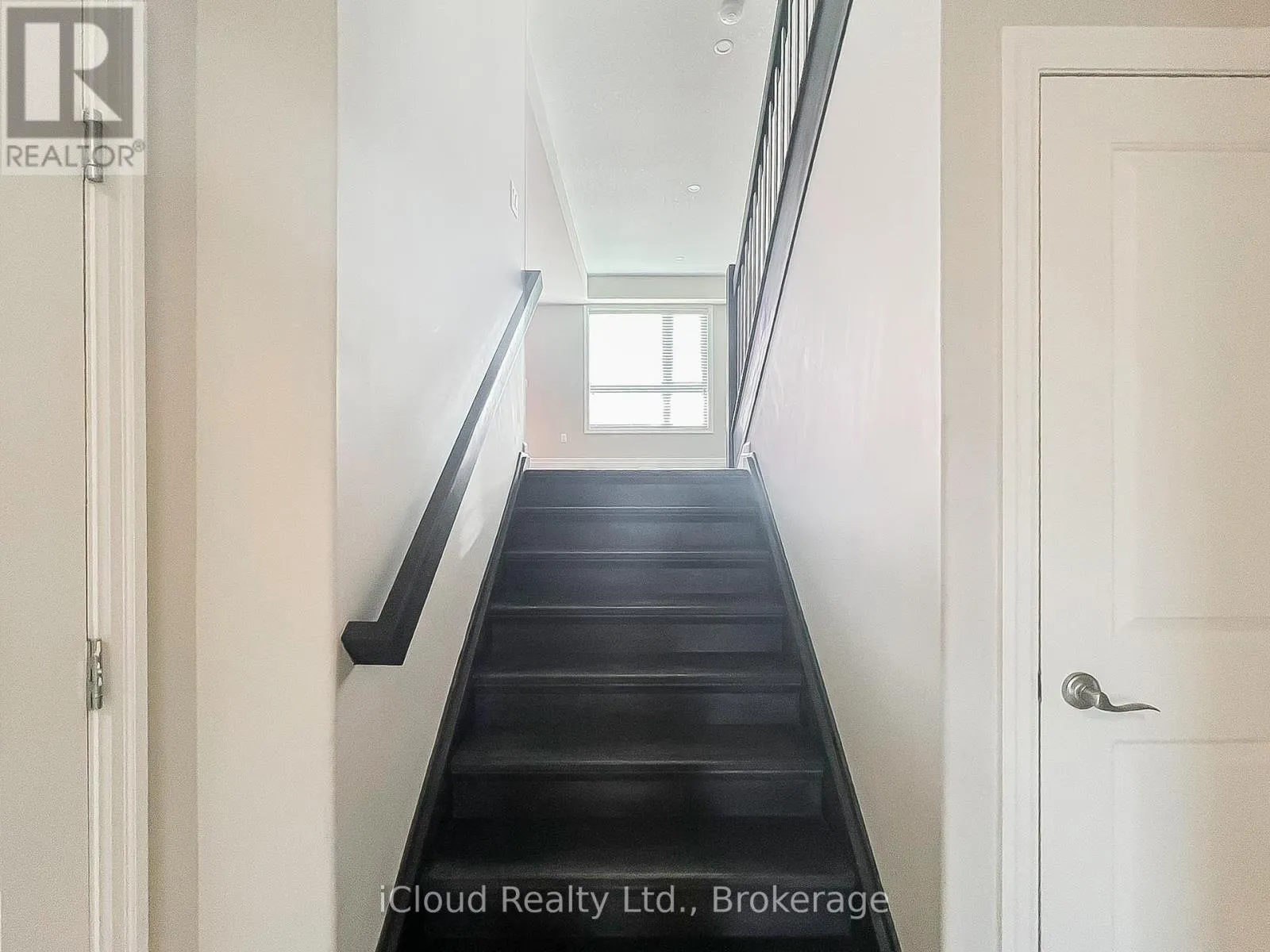 44 - 811 SARNIA ROAD