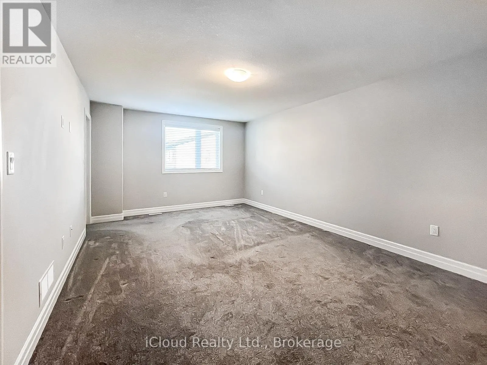 44 - 811 SARNIA ROAD