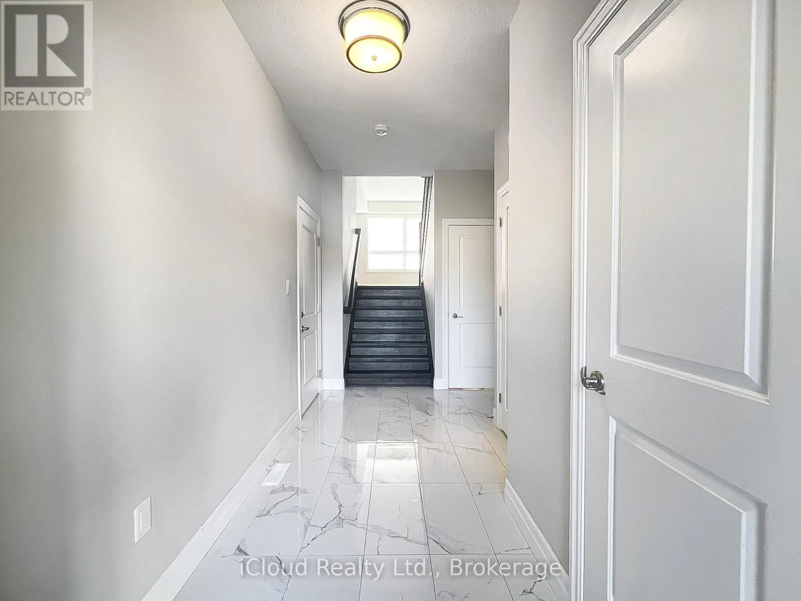 44 - 811 SARNIA ROAD
