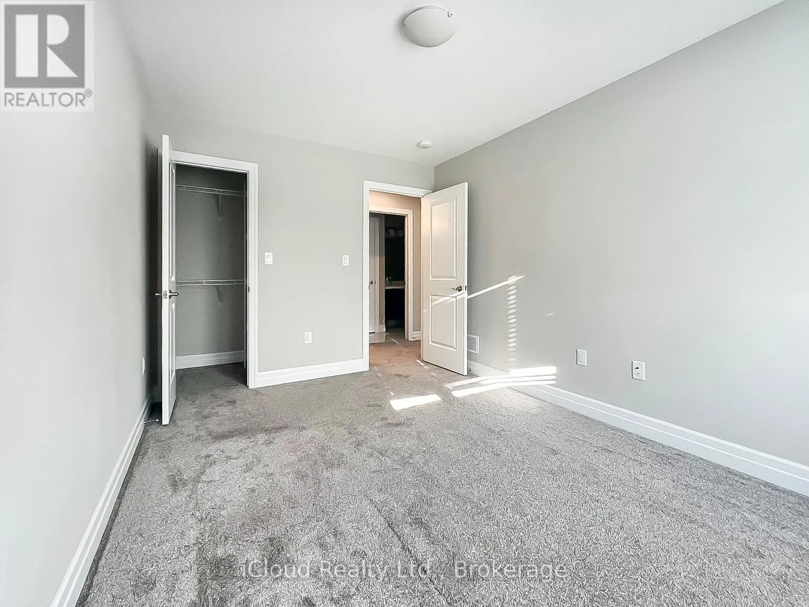 44 - 811 SARNIA ROAD